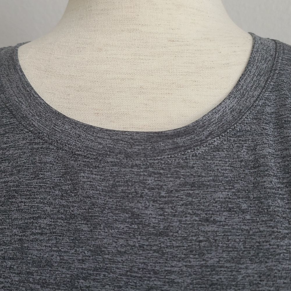 Plus Size Fabletics Woman's Workout Top - image 2